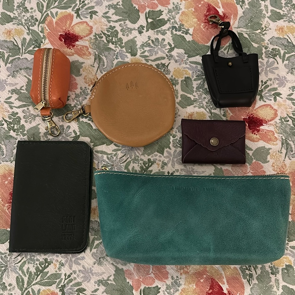*SOLD* Portland Leather Goods 🦄